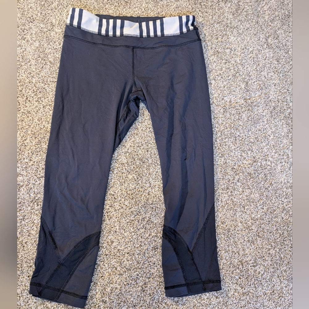 Lululemon Navy Capri Leggings, Size 8